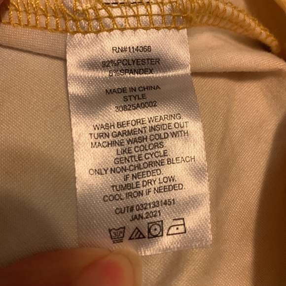 Girls tank top with center knot 🎉Bundle any 3 and save🎉 - Picture 4 of 4